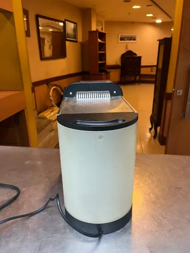 Máquina de Café Nespresso Profissional 