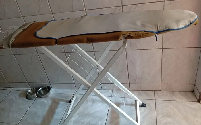 Tábua de passar de aço dobrável 