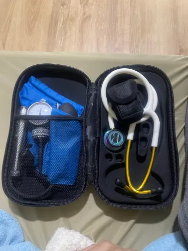 Vende-se kit de enfermagem