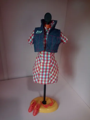 Barbie Fashion Avenue Authentic Jeans 1997