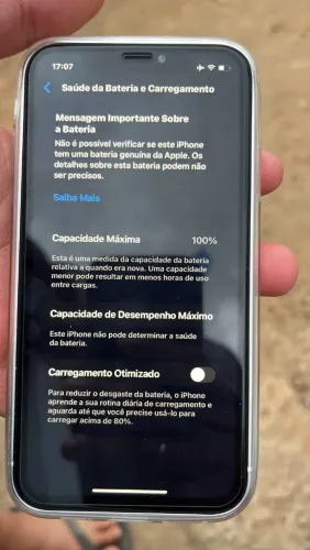 iPhone XR na carcaça do 17