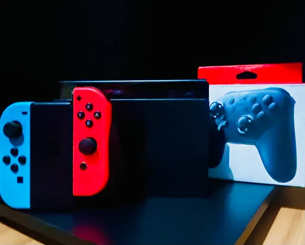 Nintendo Switch usado +Controle PRO + Suporte é Dock