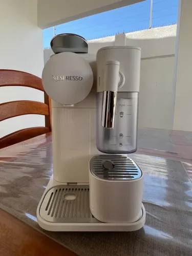 Nespresso Lattissima One, da De?Longhi