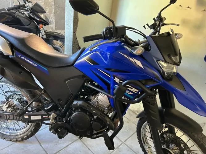 Moto muito nova toda revisada 