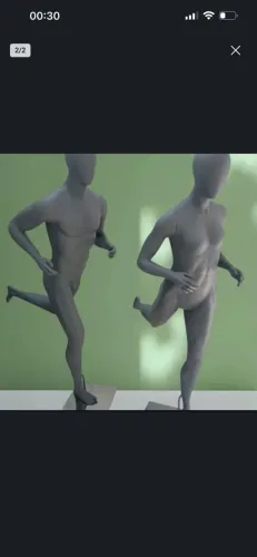 Casal de Manequins Pose esportiva