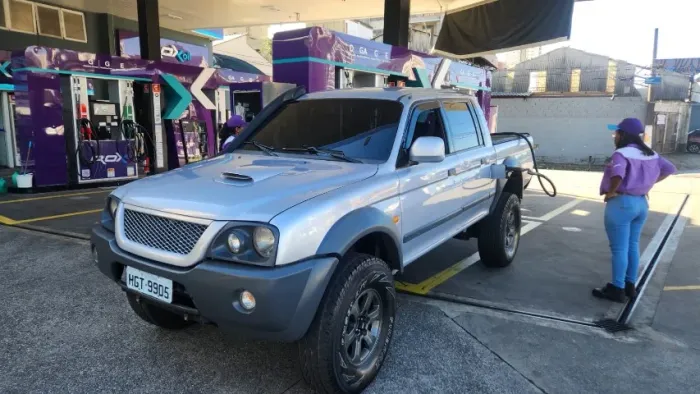 Mitsubishi L200 Outdoor HPE 2.5 4X4 CD T.dies. Mec. 2012