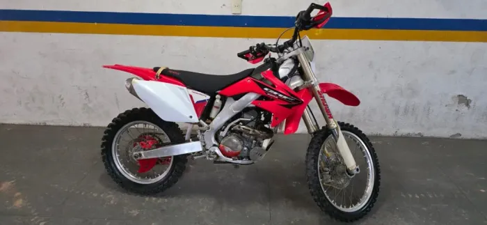 HONDA CRF 250X (2005) - PARA PESSOAS EXIGENTES