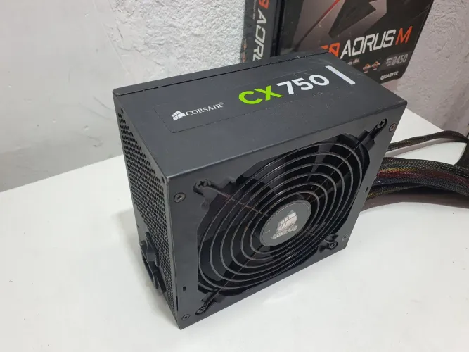 Fonte Corsair CX750 80 plus bronze