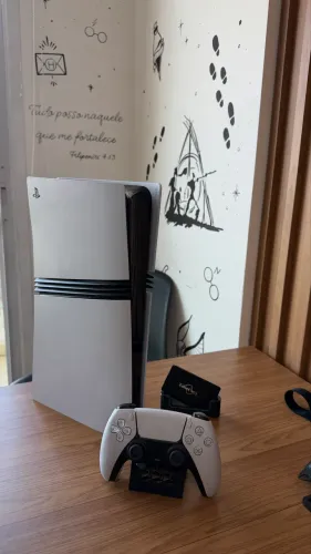 PLAYSTATION 5 PRO 2TB - 2 CONTROLES - LOJA FÍSICA