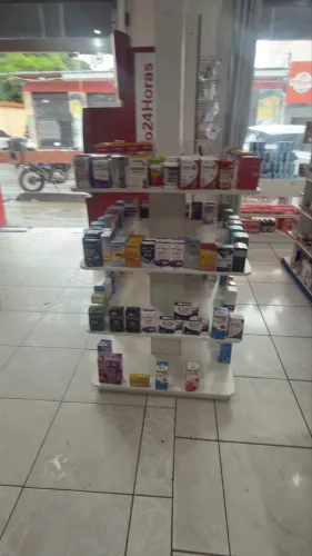 Vende-se moveis de drogaria 