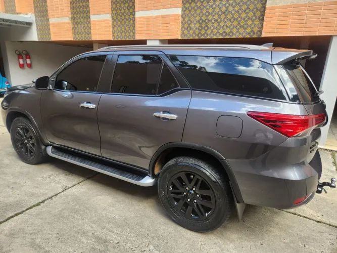 Toyota Hilux SW4 SRX 4X4 2.8 TDI 16V Dies. Aut. 2019