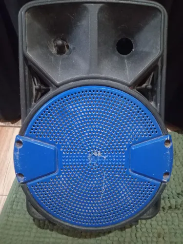 Vendo essa caixa de som para retiradas de peças
