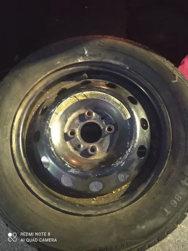 Vendo macaco , roda para carro