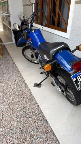 Vendo XL 250 R ano 1983 azul