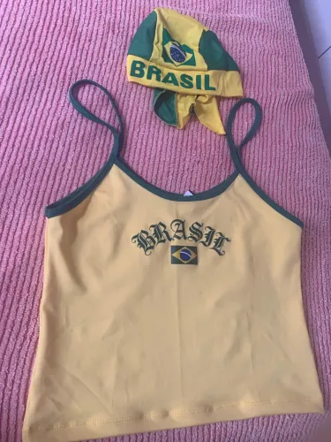 Blusa Brasil com touca