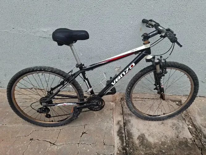 Bicicleta aro 26 com marcha 