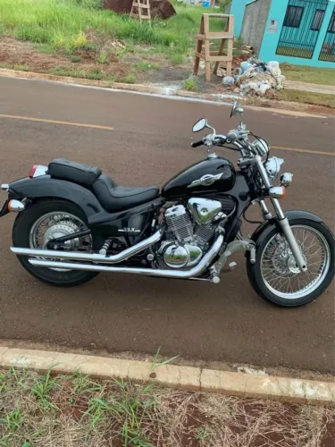 Shadow 600 ano 2000