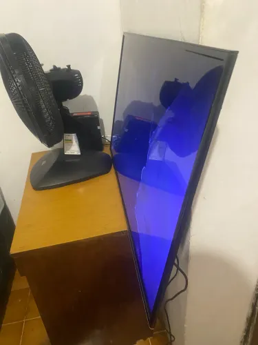 Tv TCL retirada peça 43 polegadas