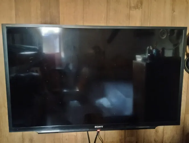 Smart Tv Sony bravia 32 polegadas sem suporte de mesa (conservada) Ler a descrição