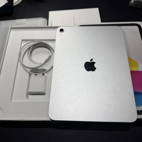 iPad 11 128GB Silver! Impecável! Garantia Apple! Acc cartão!