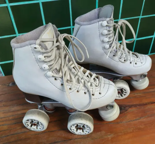 Patins Rye, patinação artística, número 31, branco em bom estado