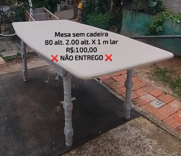 Mesa sem cadeira para restaurar caso ache necessário 