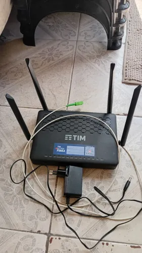 Roteador WiFi TIM Blu-Castle Completo Funcionando Perfeito