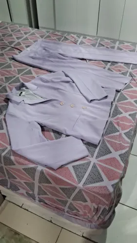 Terno feminino tm48 semi novo e saia longa tmM tudo por 90$ nao entrego apenas venda