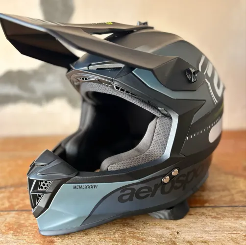 Vende-se capacete Aerosport