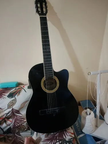  Violão elétrico estilo guitarra 