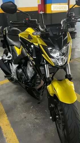 Vendo 300f baixo km, chamar *