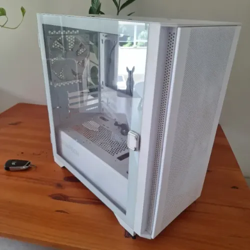 Gabinete Montech 5 fans air 100 semi novo