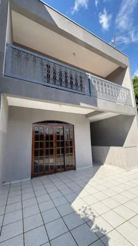 CASA JARAGUA 03 QUARTOS