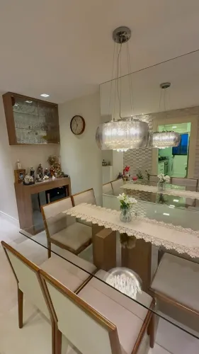 Mesa de jantar 1,40 x 1,50 m com 6 cadeiras - Primalinea Casa Park