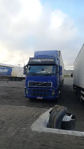 Volvo fh 380 carreta baú randon