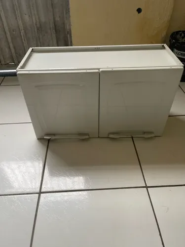 Aéreo de aço 2 portas novinho 200$