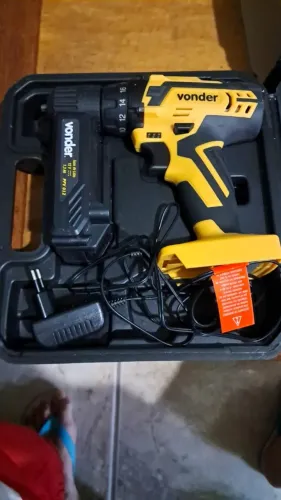 Parafusadeira e furadeira Vonder PFV 012