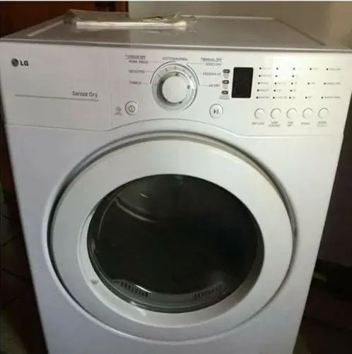 Secadora de Roupas Frontal LG Branca (votagem 110V pra locais 220 vai com transformador