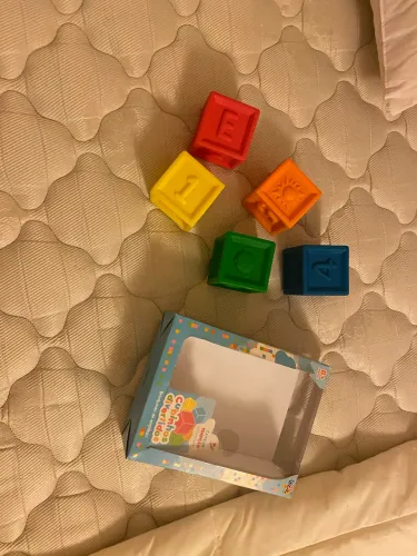 Cubinhos divertidos Macio para sei bebê - Cores e números - Mordedor