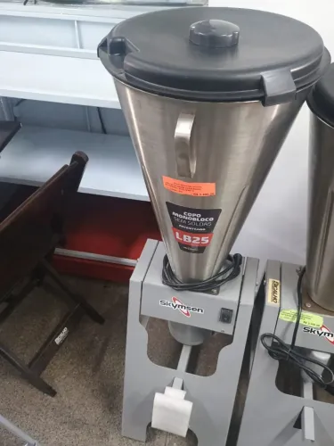 LIQUIDIFICADOR SKYMSEN BAIXA ROTAÇÃO 25 LITROS - NOVO