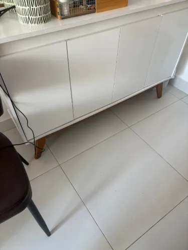 BUFFET BRANCO COM TORRE DE TOMADAS EMBUTIDAS