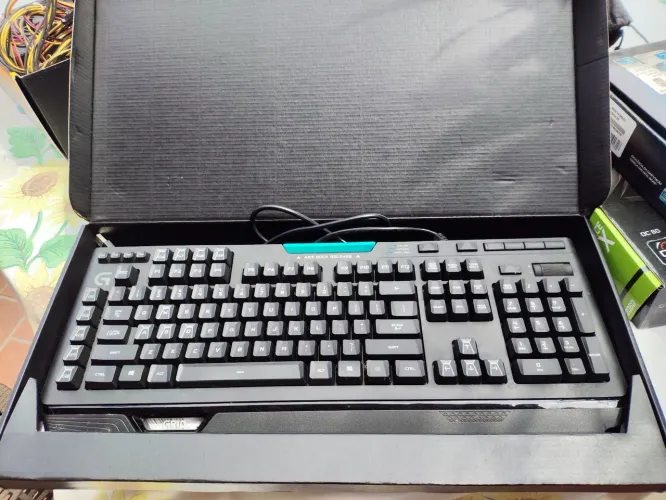Teclado Logitech G910 Orion Spark