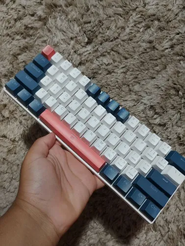 Teclado mecânico.