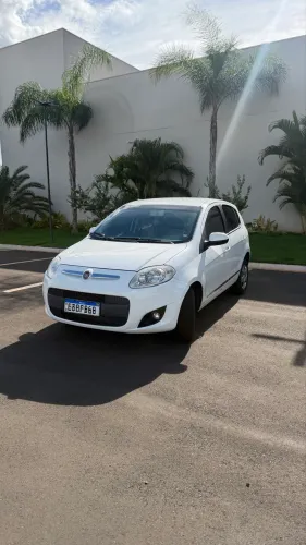 Fiat Palio Essence 1.6 Flex 16V 5P 2014