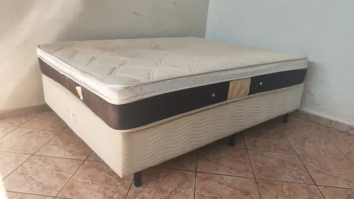 CAMA BOX COM COLCHÃO