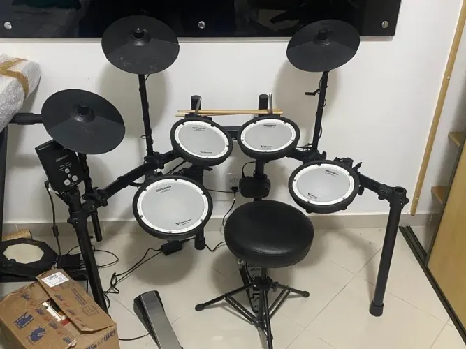 Bateria Eletrônica Roland Taldmk V-drums Ta1-dmk Portatil