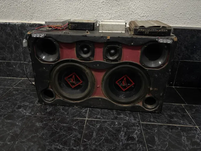 Vendo ou troco som automotivo