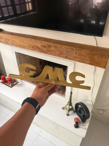 EMBLEMA GMC GRADE FRONTAL