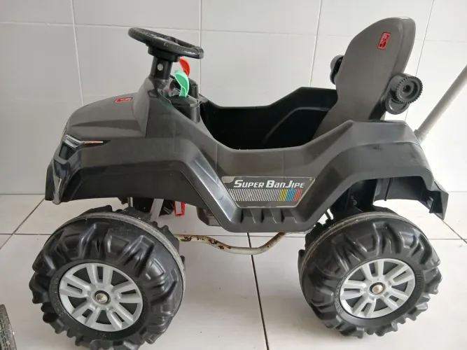 Carrinho passeio superjipe pedal bandeirante, conservado para passear no lazer com seu beb