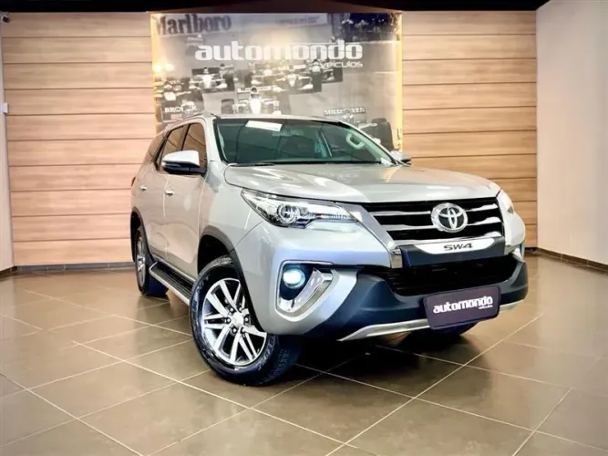 Toyota Hilux SW4 SRX 4X4 2.8 TDI 16V Dies. Aut. 2019